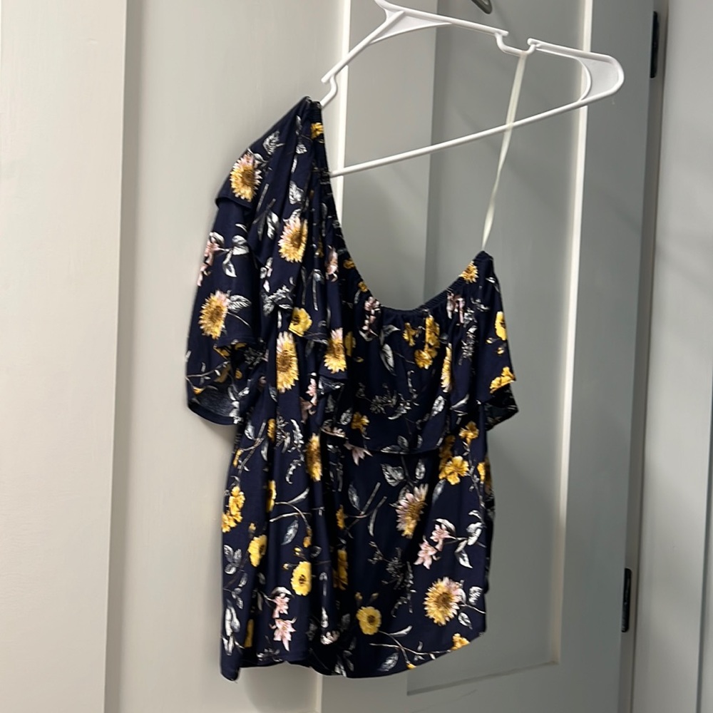 AE one shoulder floral shirt